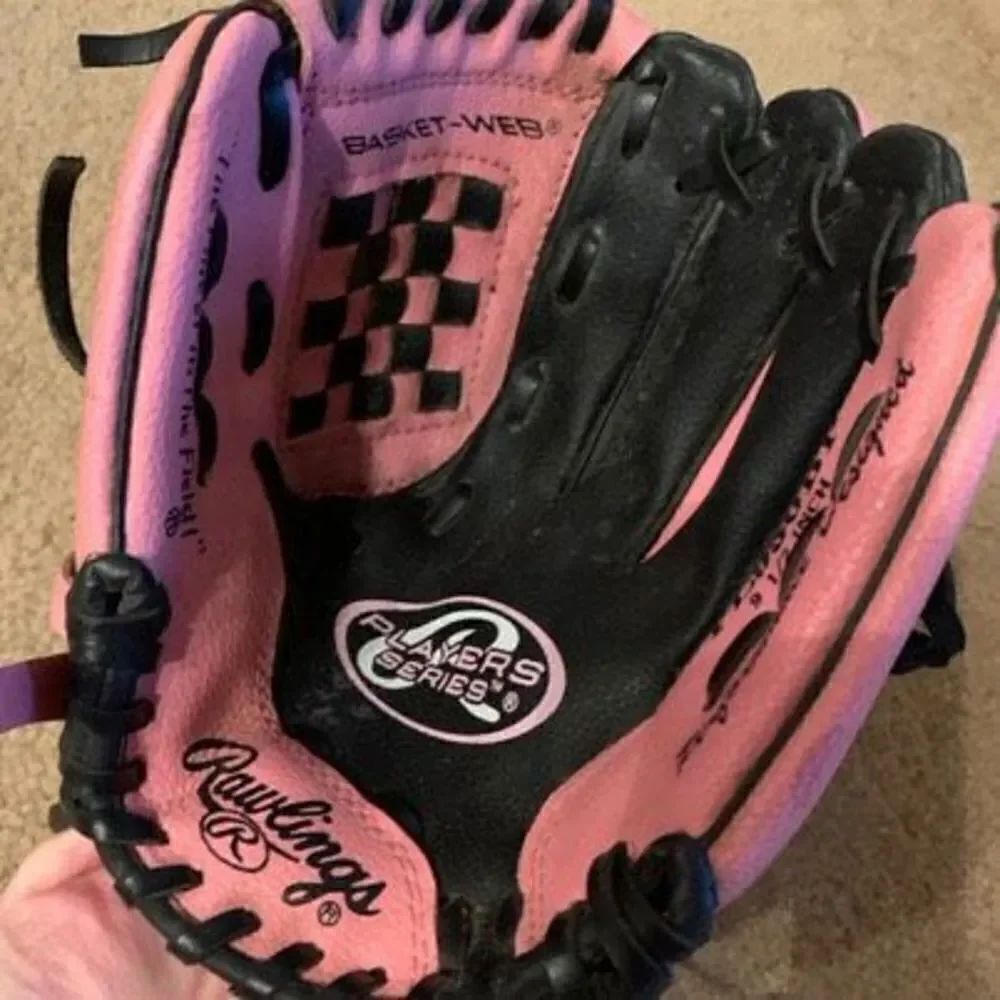 Rawlings PL950BP 9 1/2” Girls Pink & Black RHT Baseball Glove